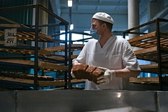 Минсельхоз анонсировал меры поддержки производителей хлеба и молока