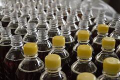 В России захотели запретить продажу крепкого алкоголя в пластике