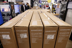 Samsung остановила экспорт своей продукции в Россию