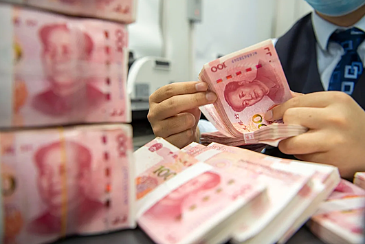 Китай заключил первую сделку по продаже СПГ за юани