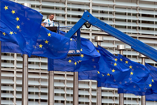 Евросоюз избежал одной рецессии, но столкнулся с угрозой нового спада