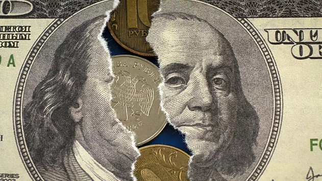 В США назвали валюты, которые выиграют от обесценивания доллара