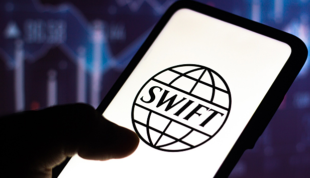Reuters сообщил о планах ЕС отключить ряд российских банков от SWIFT