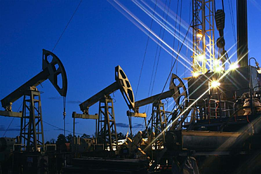 Эксперт: два потолка цен на нефтепродукты из России убьют нефтедоллары