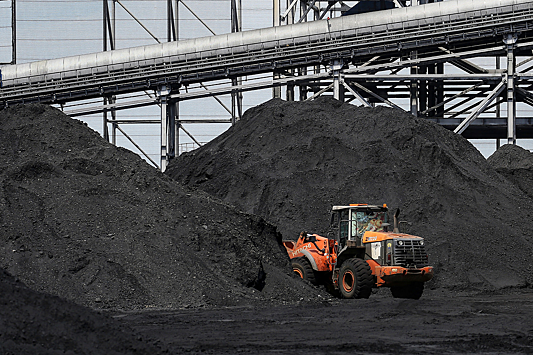 Китай нарастил закупки угля из России
